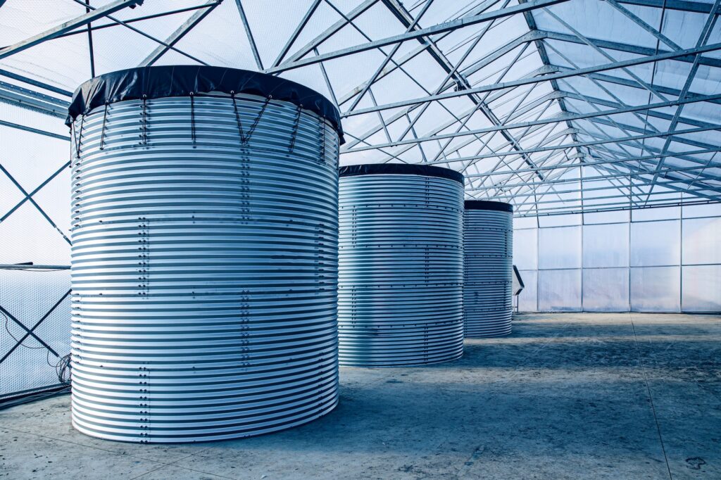 Water storage tank